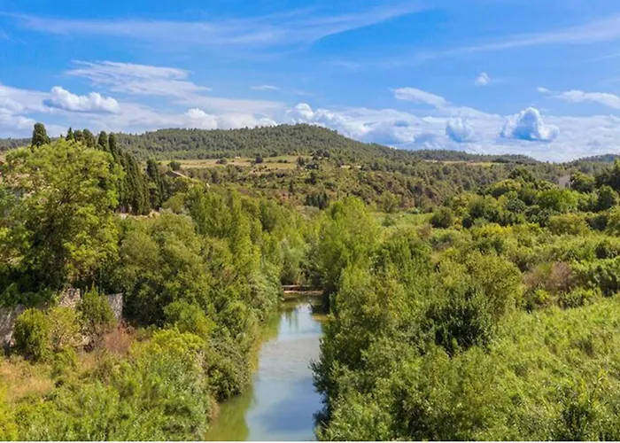 Lovely In Laurent De La Ca *