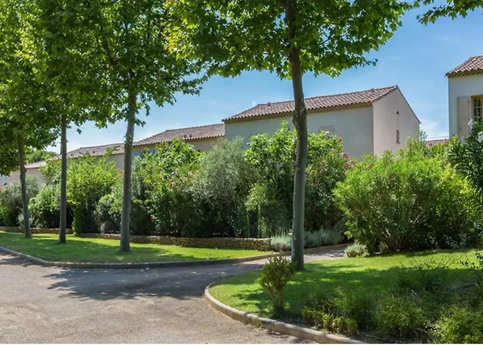 Lovely In Laurent De La Ca *