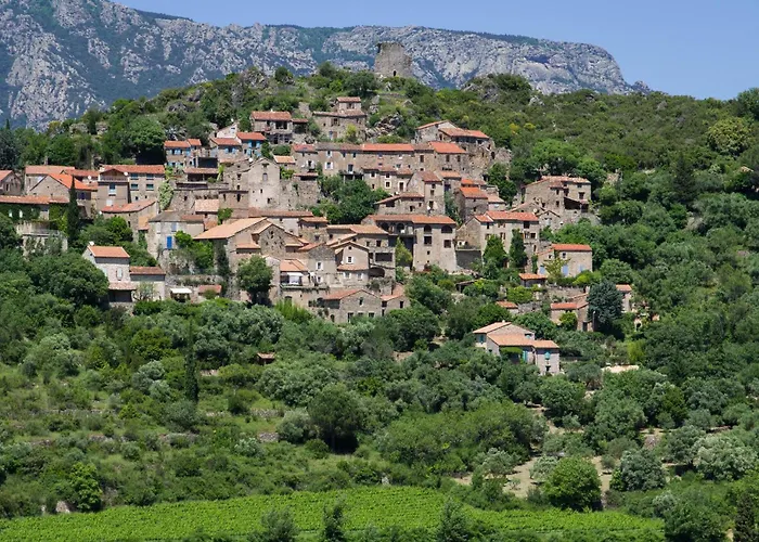 Lovely In Laurent De La Ca *